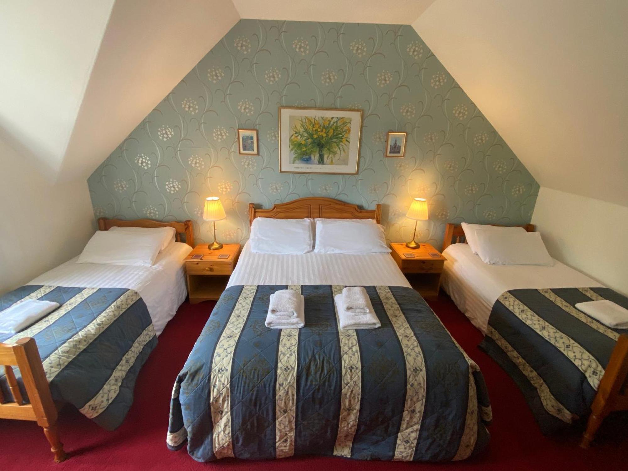 Glenan Lodge Self Catering Tomatin Dış mekan fotoğraf